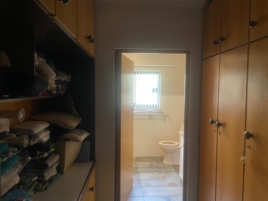 5 Bedroom Property for Sale in Porterville Western Cape